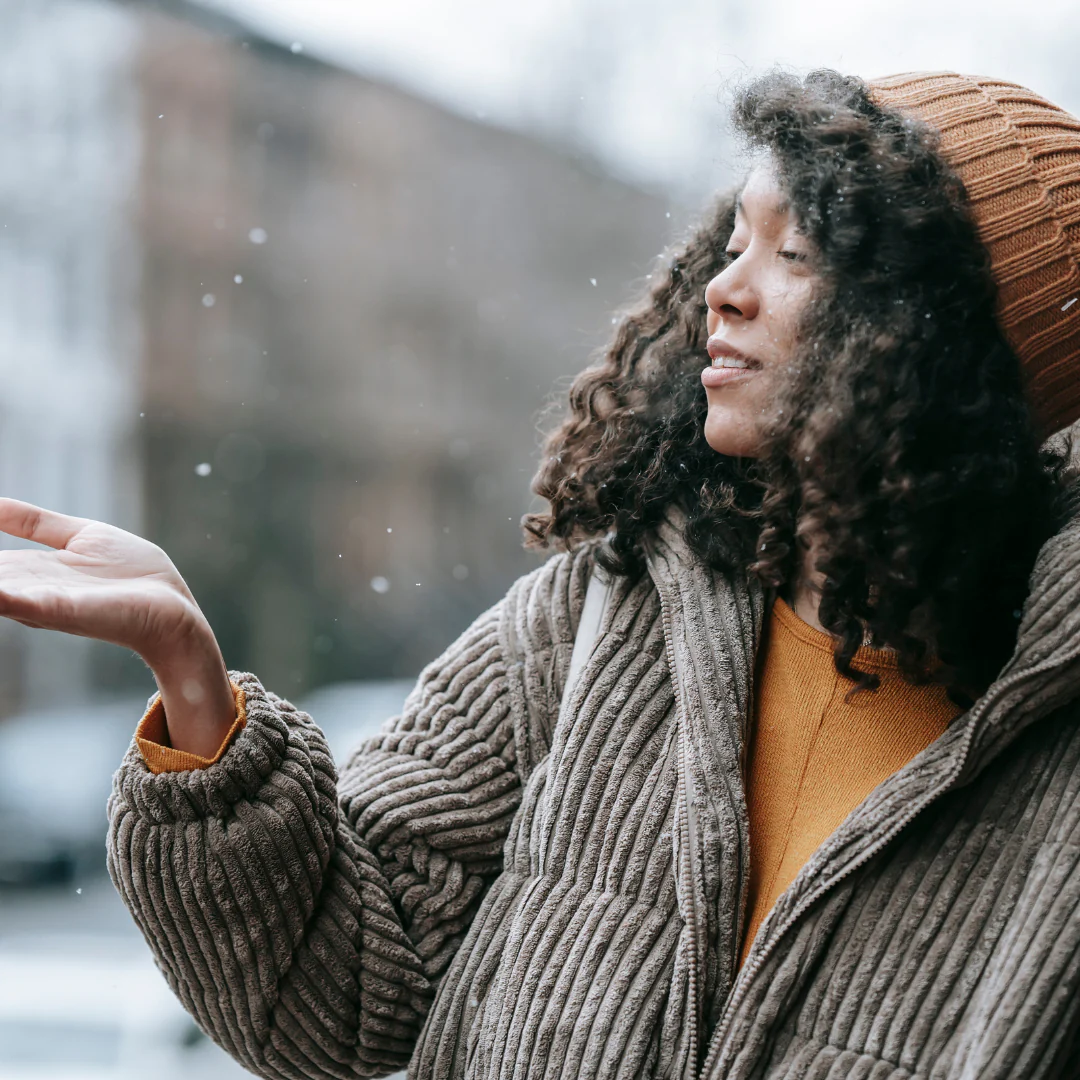 Prendre soin de sa peau noire et métissée en hiver