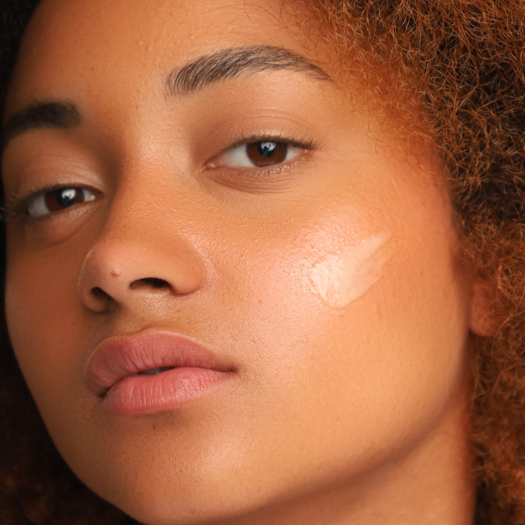 Gel nettoyant exfoliant visage DAYA – Peaux noires, mates et métissées